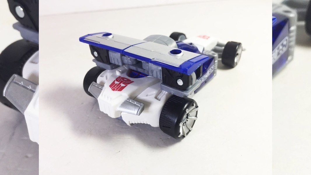 Transformers Siege Mirage Video Review And Image Gallery 19 (19 of 28)